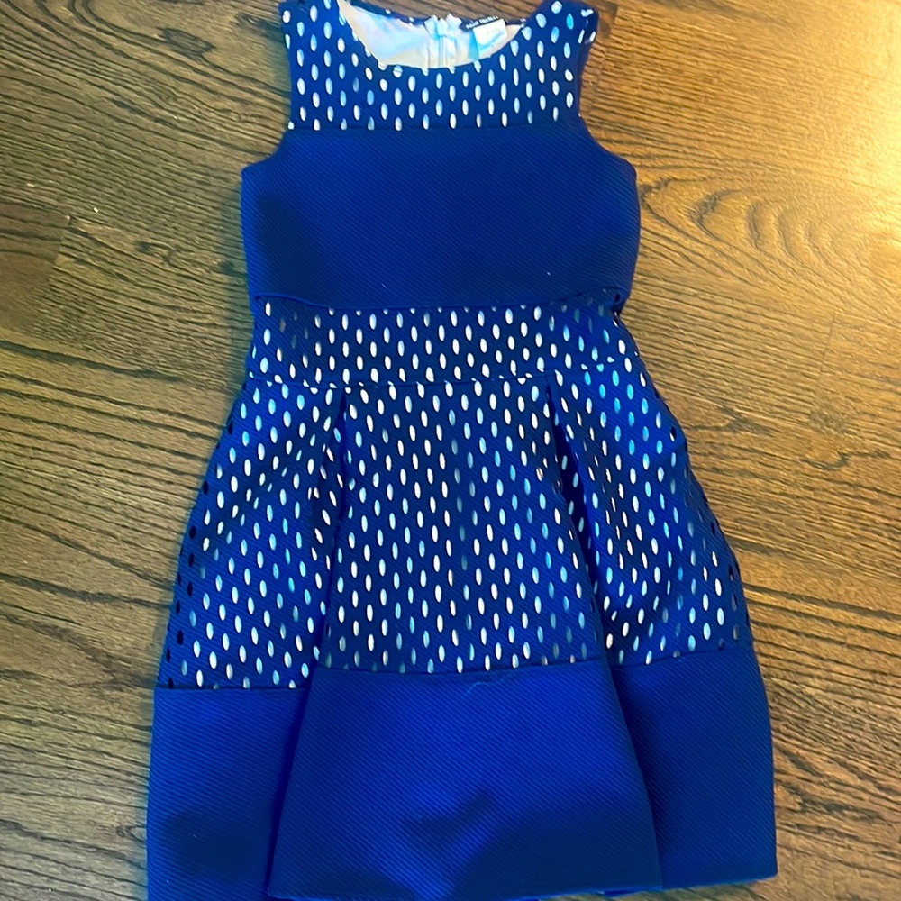 Adorable Searsucker Spring girls dress. Size 10. Perfect condition